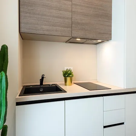 Duomo Apartments B Home - Cozy Two Bedrooms & Bathroom-2